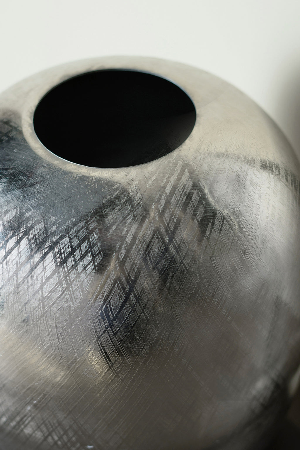10.5x10.5x13 Aluminum Vase