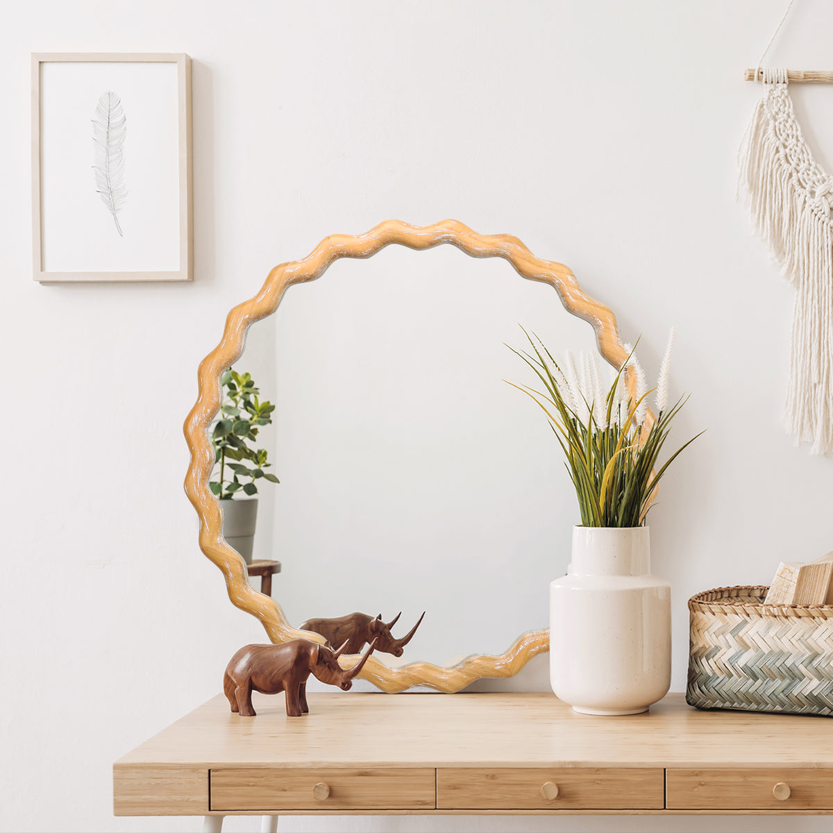 Farmhouse Wood Round Wavy Wall Mirror, Scalloped Vanity Mirror, Antique Natural, 27.5 in. for Bathroom — detail view