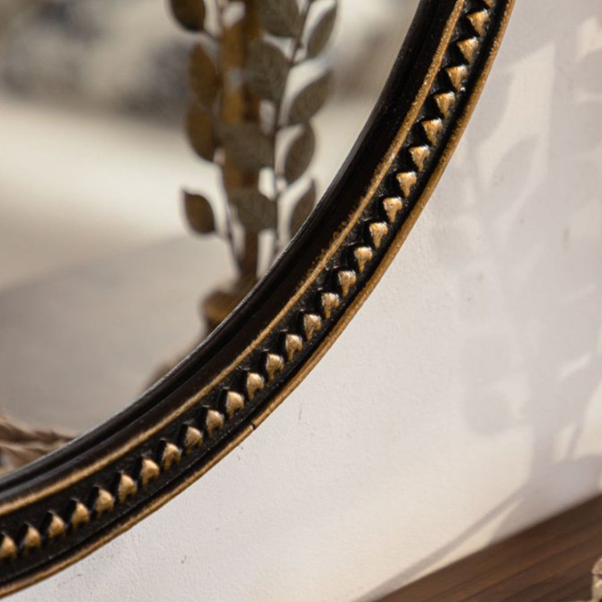 Vintage Round Wall Mirror, Gold Beaded Frame, for Living Room — detail view 3
